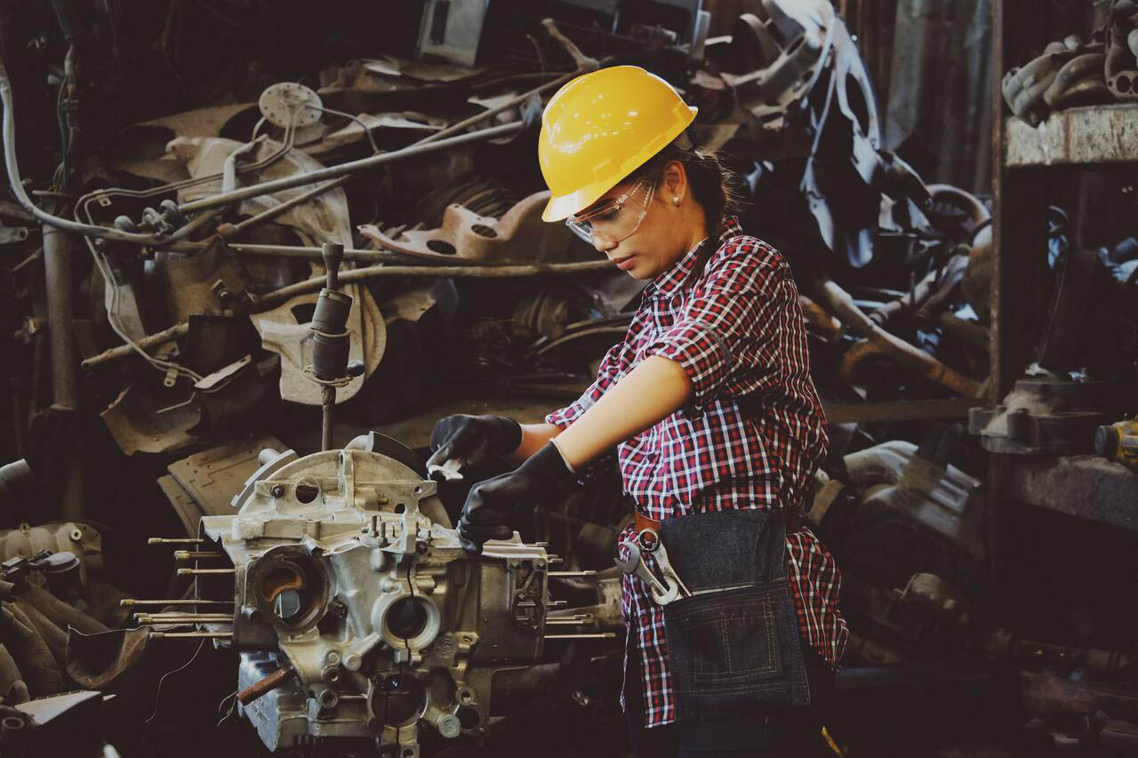 blue-collar-worker-engineer-metal-art-1558739-pxhere.com